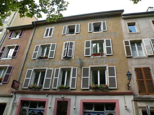  Ancienne bonneterie mercerie, rue des Dames